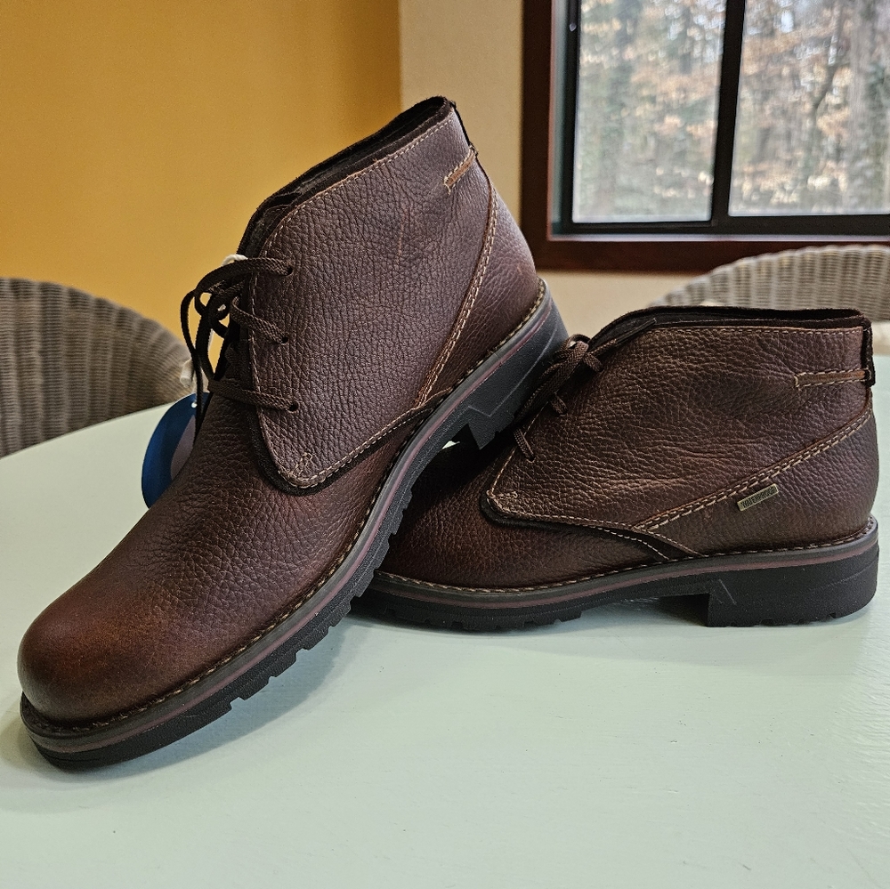 SOLD!!! NWB Clarks Morris Peak boots Sz 9 - Picture 1 of 8
